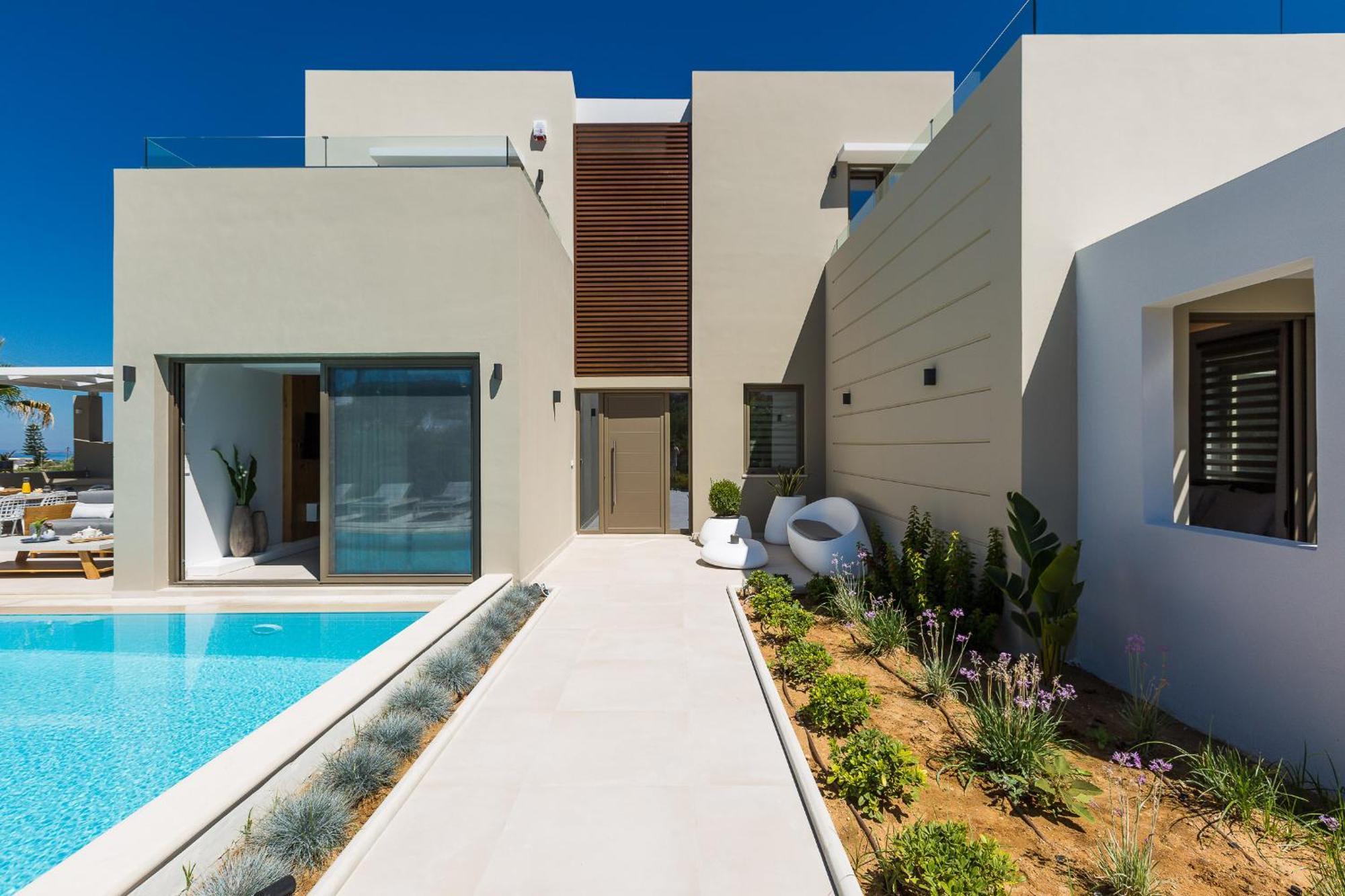 Vasilios Villa, With Pool, Gym & Close To Beach, By Thinkvilla Lutrá Kültér fotó