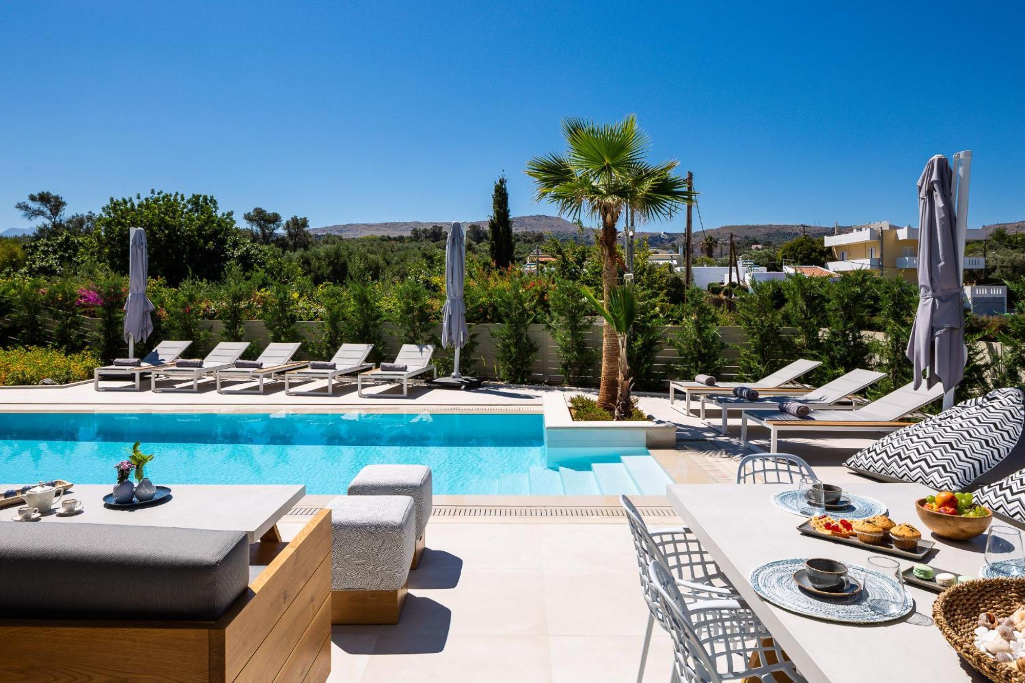 Vasilios Villa, With Pool, Gym & Close To Beach, By Thinkvilla Lutrá Kültér fotó