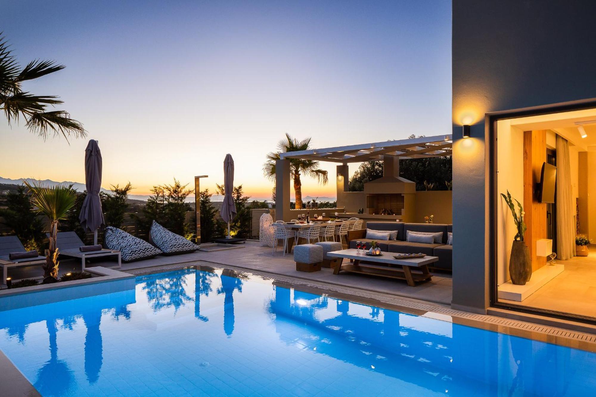 Vasilios Villa, With Pool, Gym & Close To Beach, By Thinkvilla Lutrá Kültér fotó