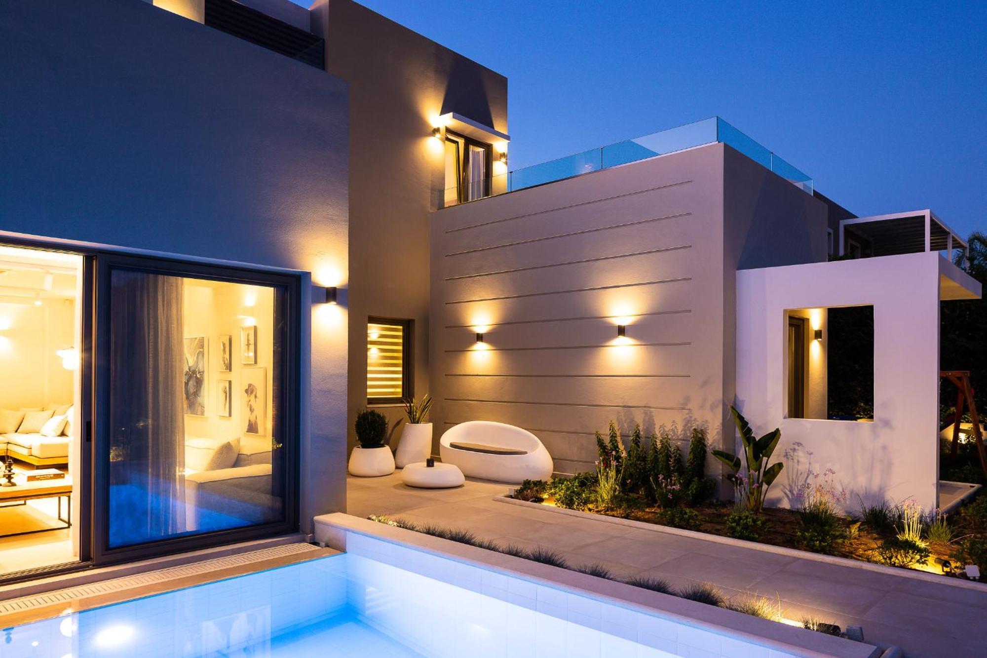 Vasilios Villa, With Pool, Gym & Close To Beach, By Thinkvilla Lutrá Kültér fotó