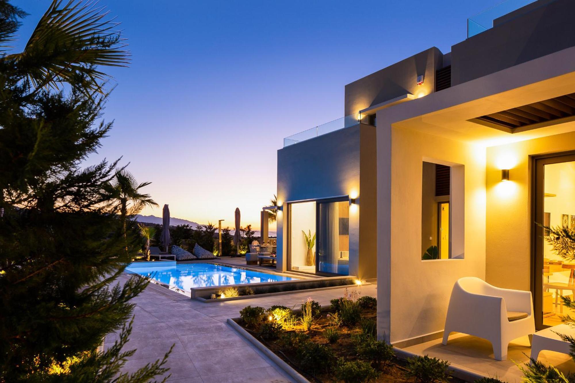 Vasilios Villa, With Pool, Gym & Close To Beach, By Thinkvilla Lutrá Kültér fotó