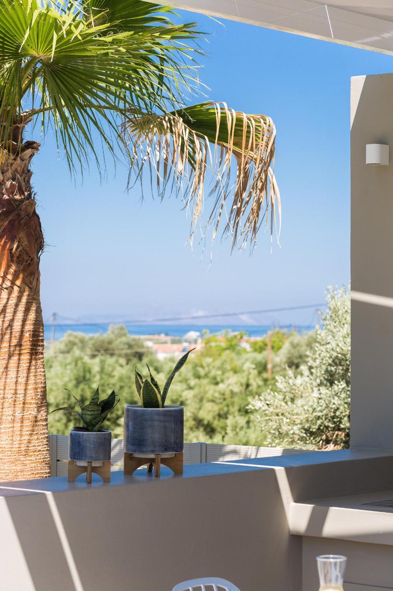 Vasilios Villa, With Pool, Gym & Close To Beach, By Thinkvilla Lutrá Kültér fotó