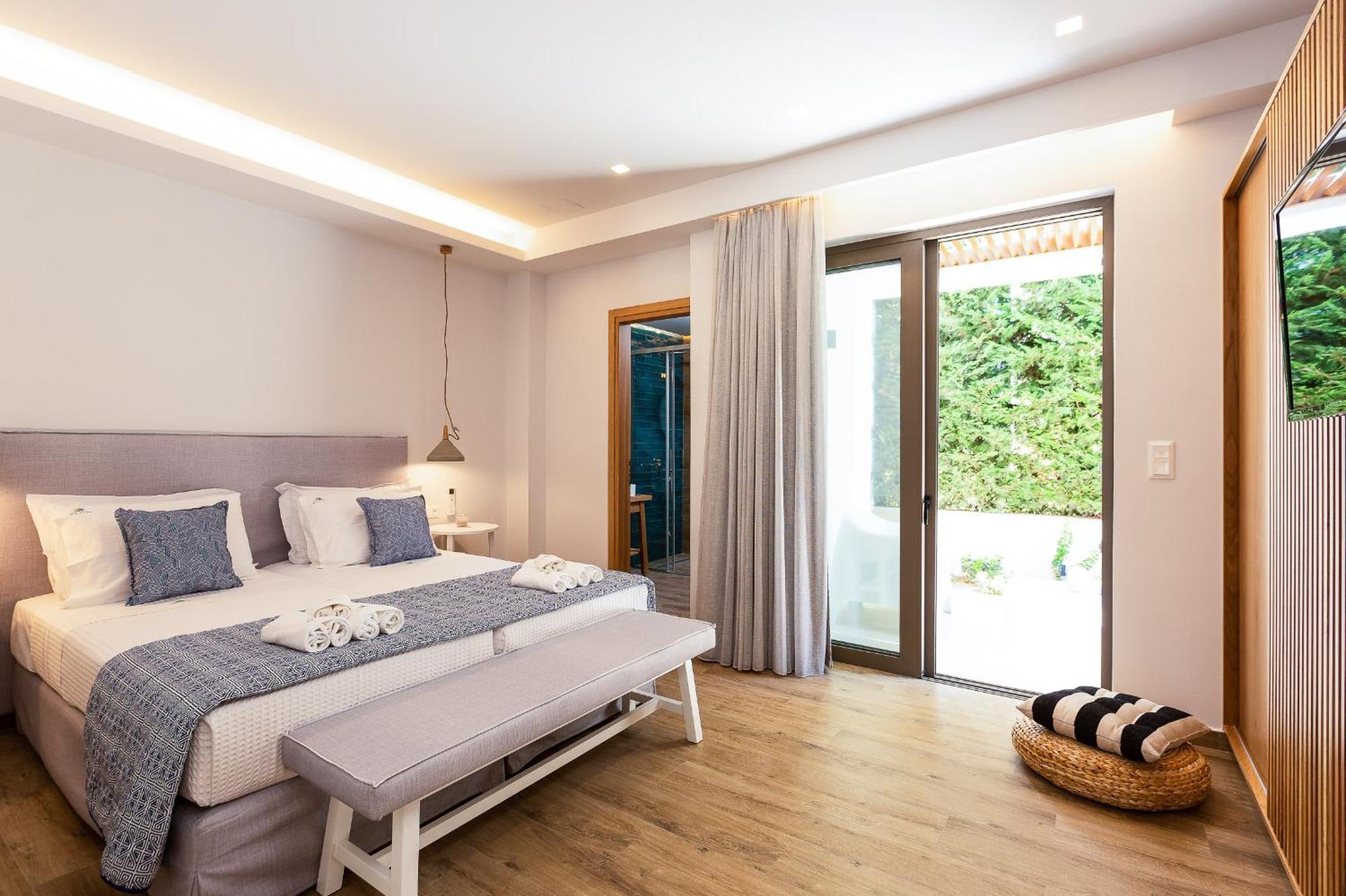 Vasilios Villa, With Pool, Gym & Close To Beach, By Thinkvilla Lutrá Kültér fotó